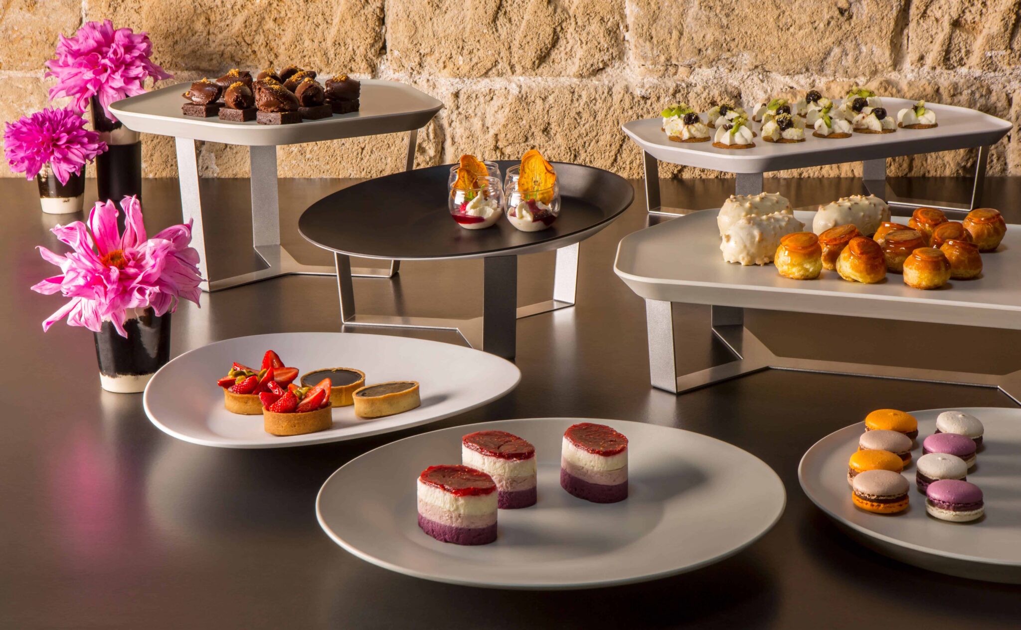 Melamine Risers Forme’™ Melamine Tray & 3 leg 7