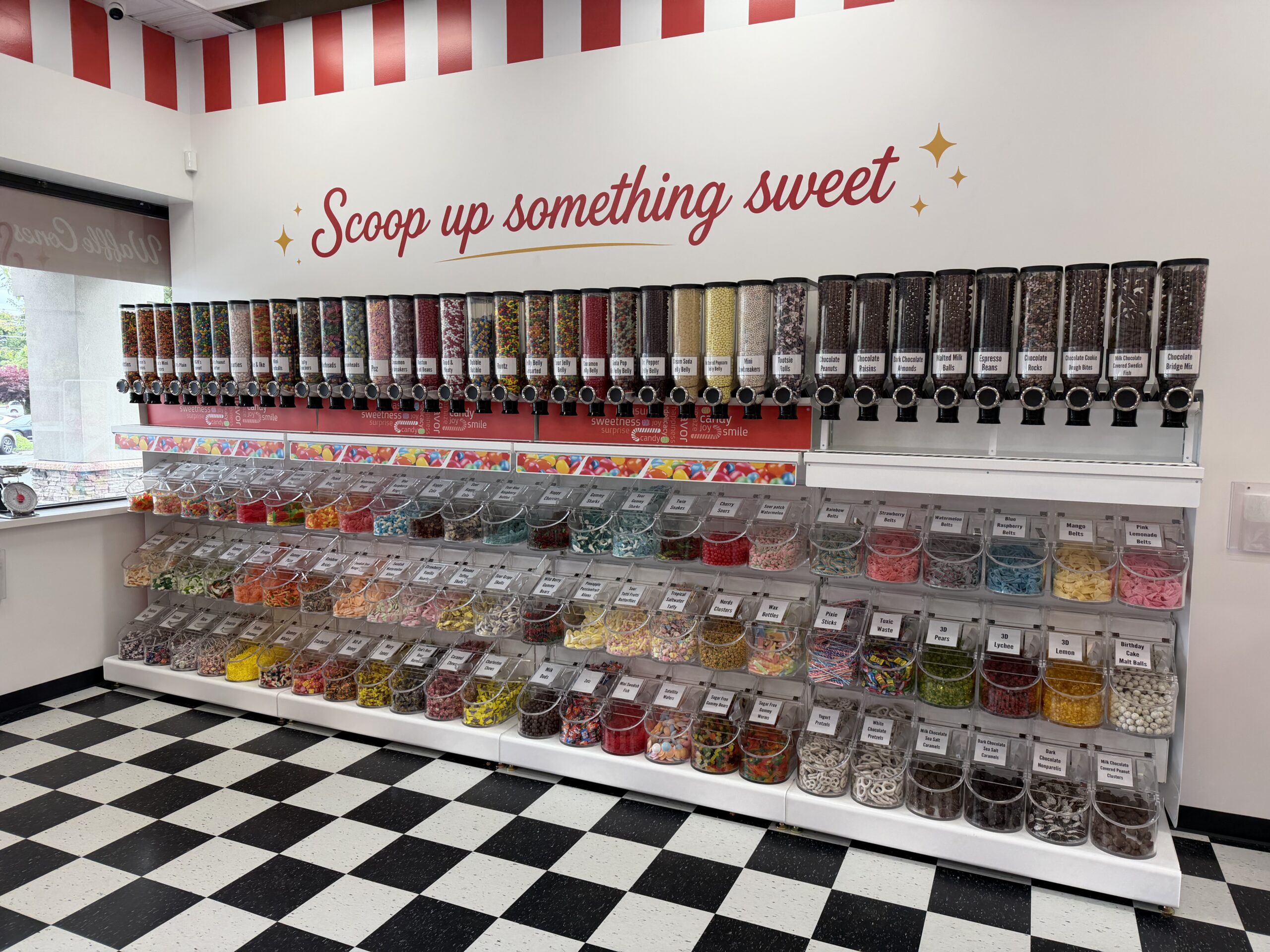 Rosseto candy dispenser for Ice cream shop